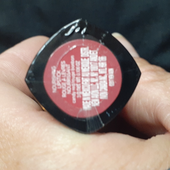 Avon true color lipstick in spiced or candy red - Picture 9 of 10